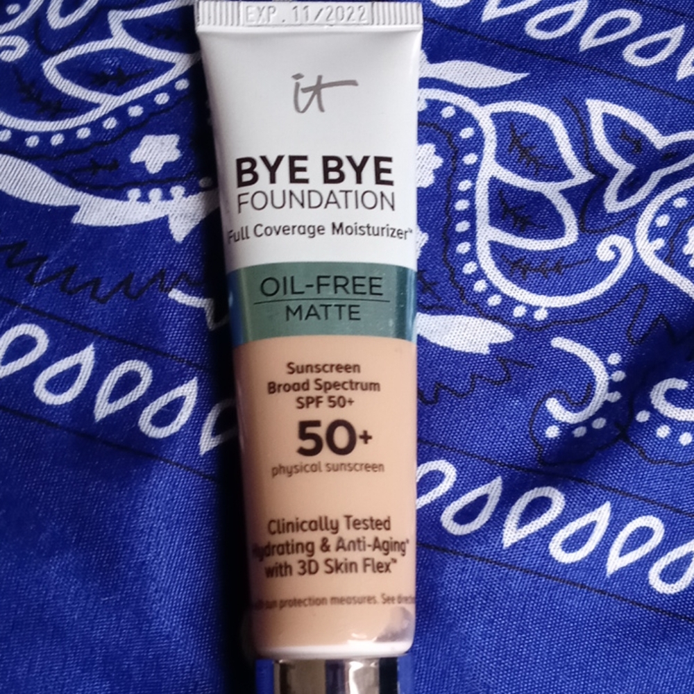 It Cosmetics Bye Bye Foundation Oil Free Matte